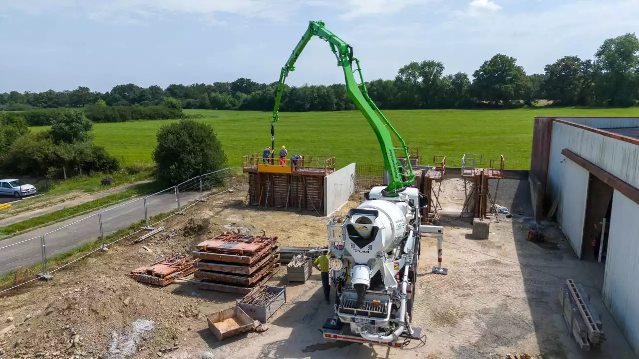 camion toupie beton mixo pompe livraison beton loire atlantique chantier travaux